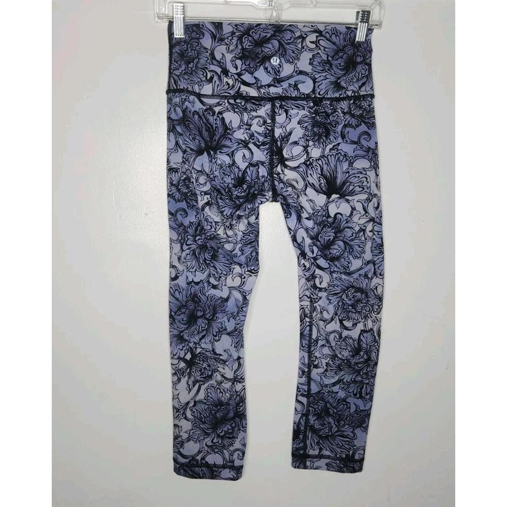 lululemon Wunder Under Crop (Hi-Rise) 21" Size 6 in Hanakotoba Starlight Multi - Picture 5 of 7